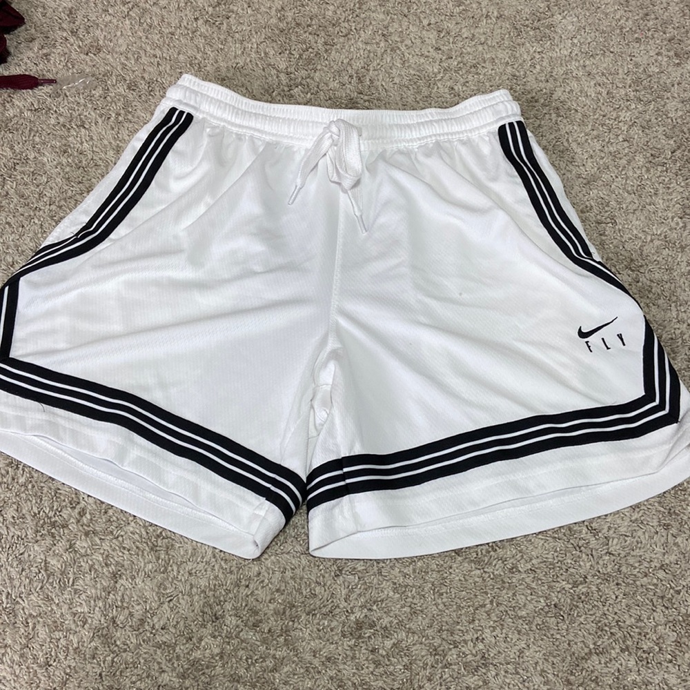 White Nike basketball shorts ~ Size large